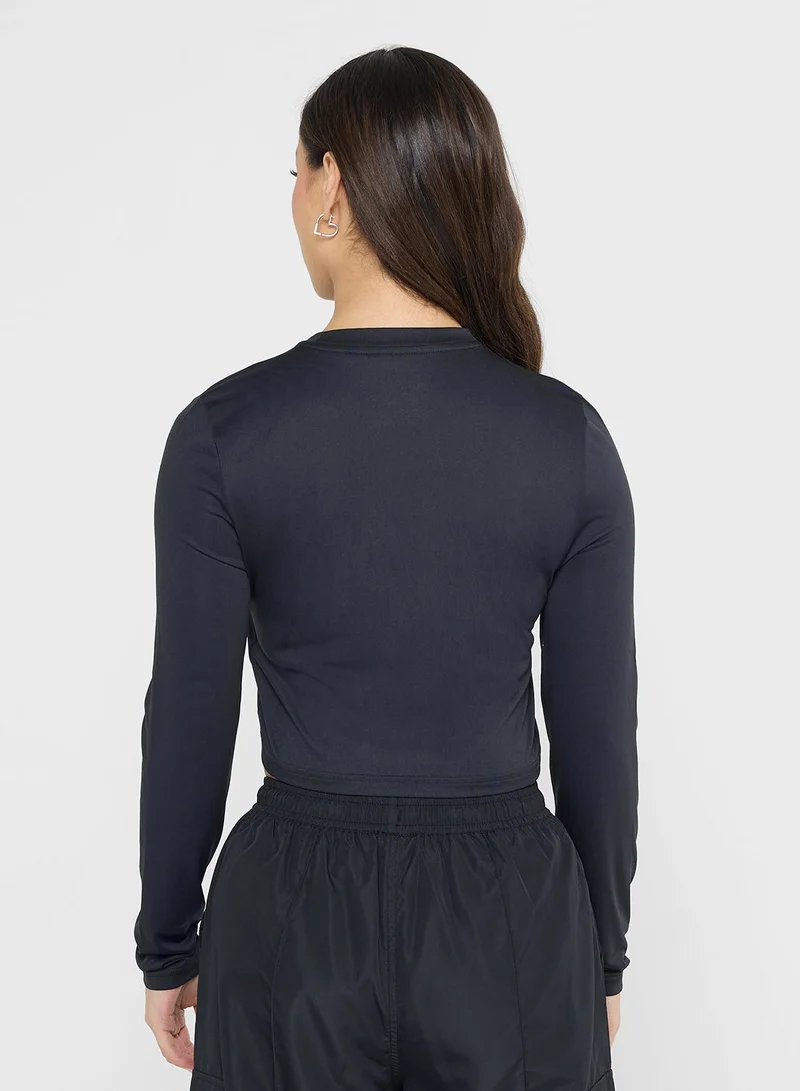 ريبوك تيشيرت بايج كور بقصة ضيقة